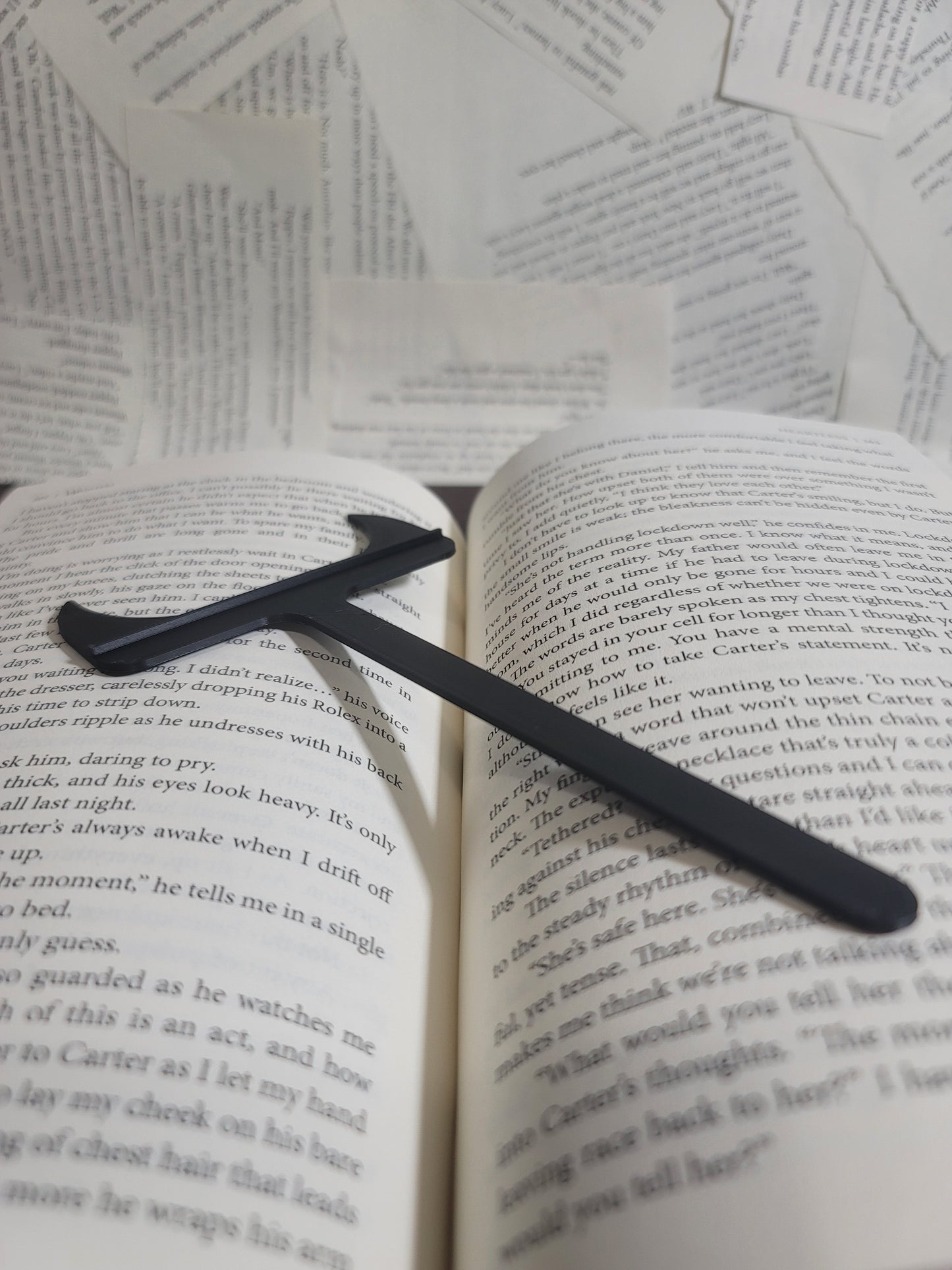 Sinful Horns Bookmark – Bold 3D Printed Marker for Dark Romance Lovers
