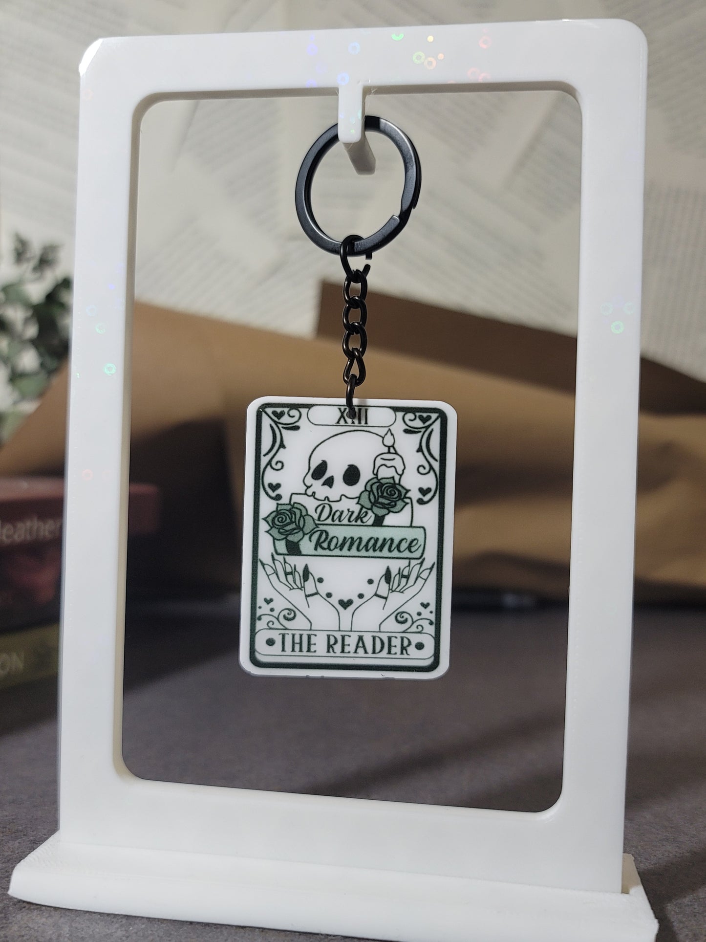 Dark Romance: The Reader’ Keychain – Perfect Gift for Spicy Book Fans & Dark Fiction Lovers