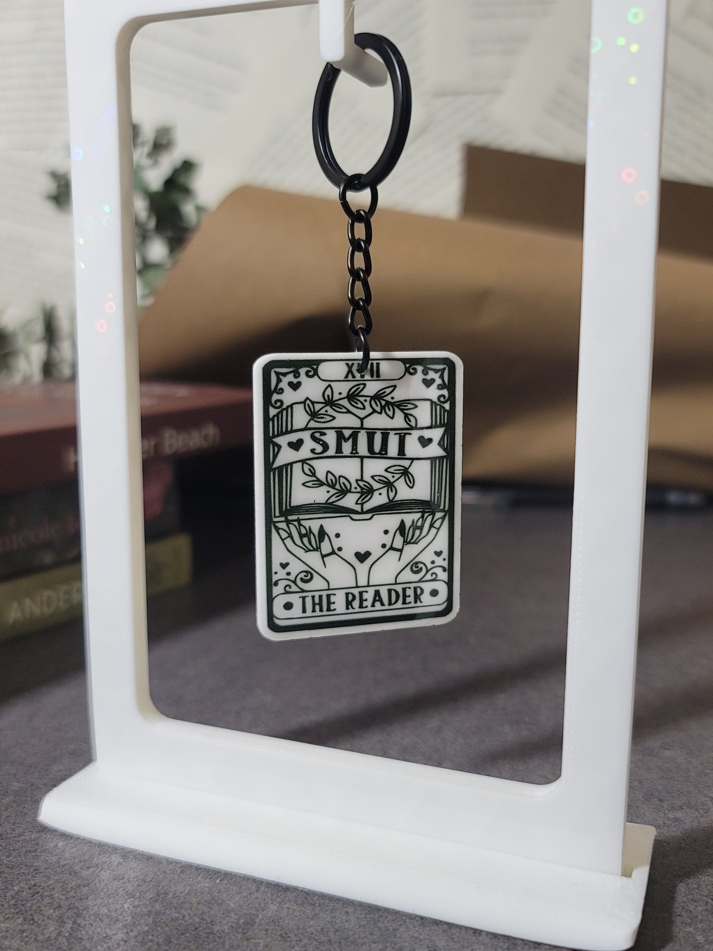 Smut, The Reader’ Keychain – Edgy Tarot-Inspired Accessory for Romance and Erotica Lovers