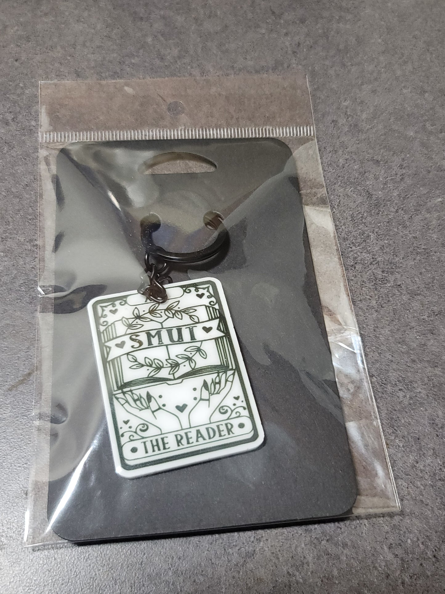 Smut, The Reader’ Keychain – Edgy Tarot-Inspired Accessory for Romance and Erotica Lovers